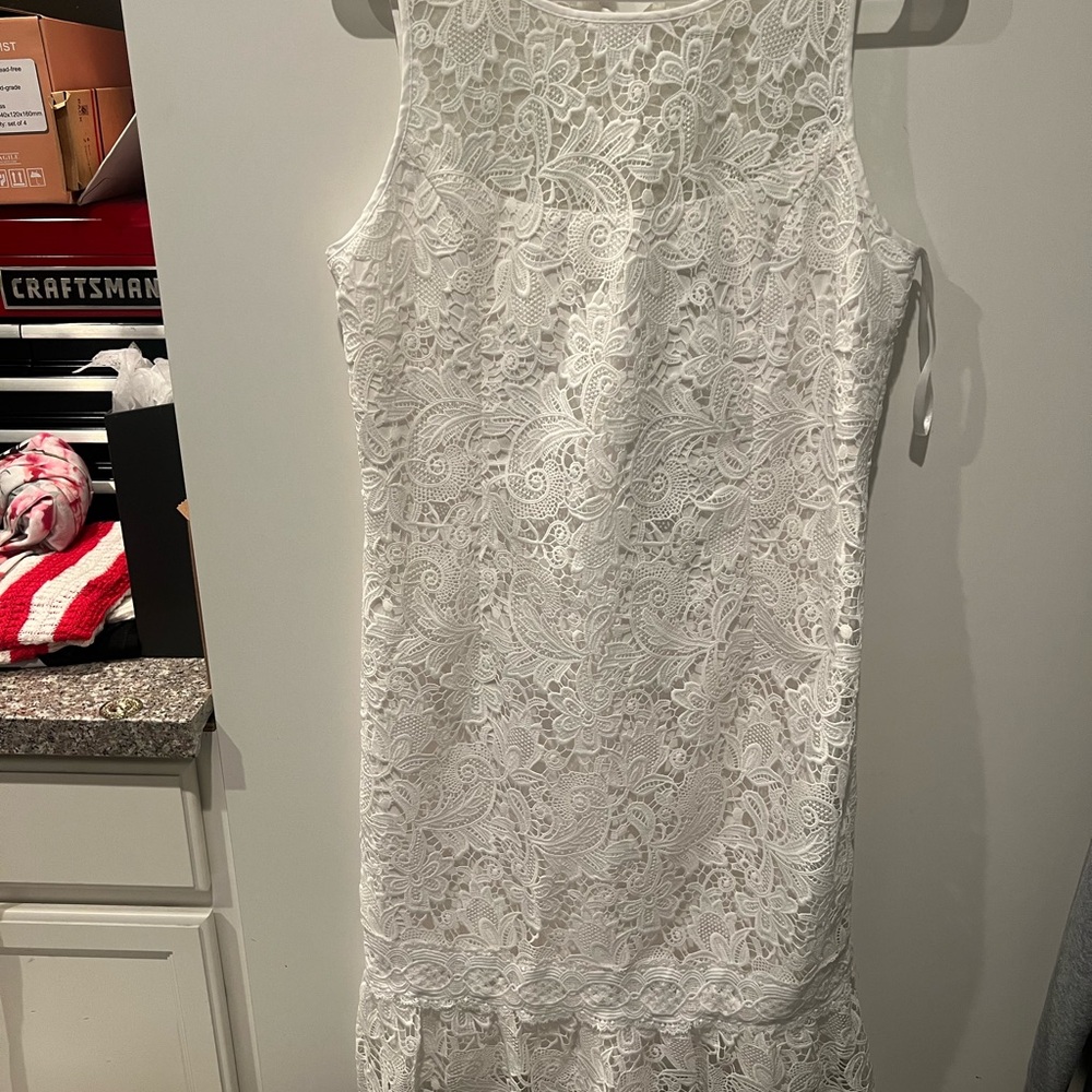 Black Bow Jewelry Co. Elegant White Lace Wedding Dress